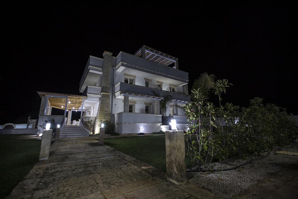 Blue And Blue Bed & Breakfast ตอร์เร ซาน จิโอวานนิ อูเจนโต ภายนอก รูปภาพ